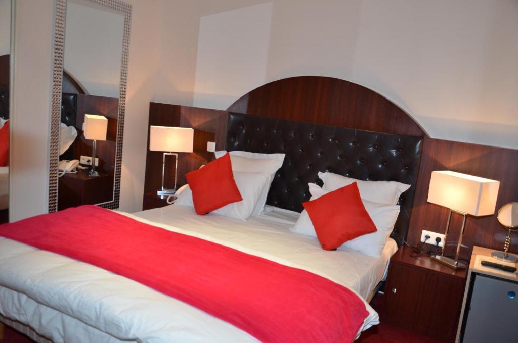 فندق باريسفي  فندق ريجينا مونتمارتريه الغرفة الصورة